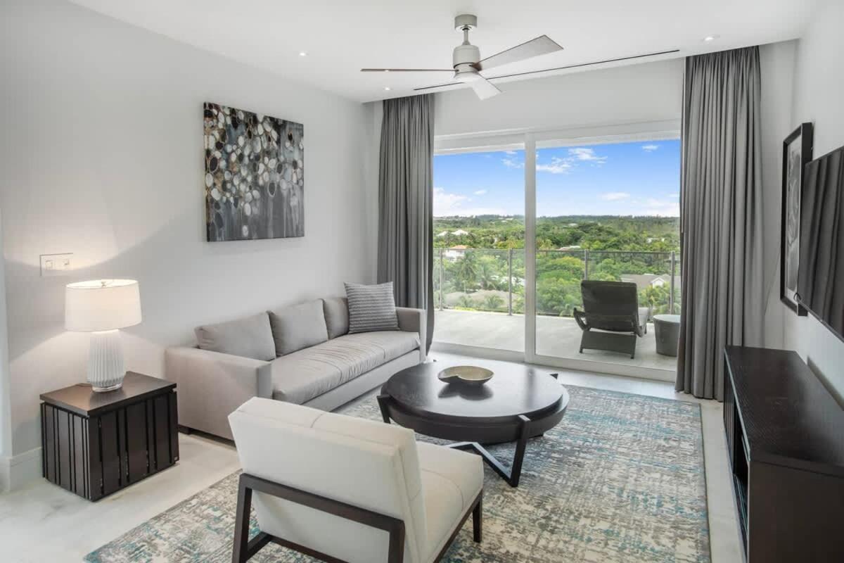 One Bedroom At One Cable Apartment Nassau