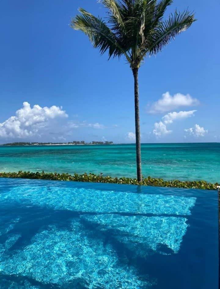 One Bedroom At One Cable Apartment Nassau